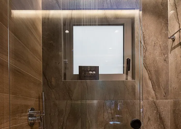 Evaura Luxury Private Parking *