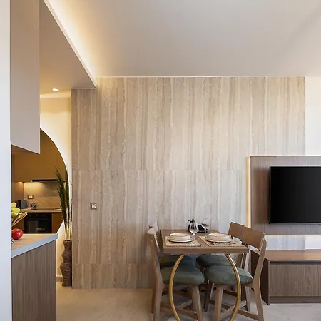 Evaura Luxury Free Parking העיירה רתימנו